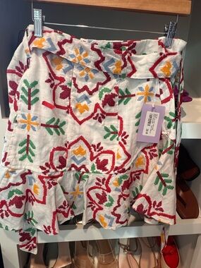 Embroidered White Mini Skirt with Multicolor Folk Motif